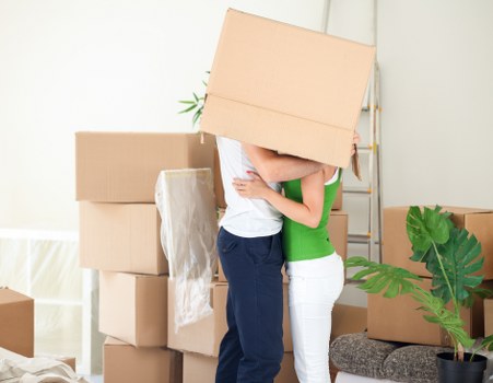 Local movers navigating residential access in Kenton